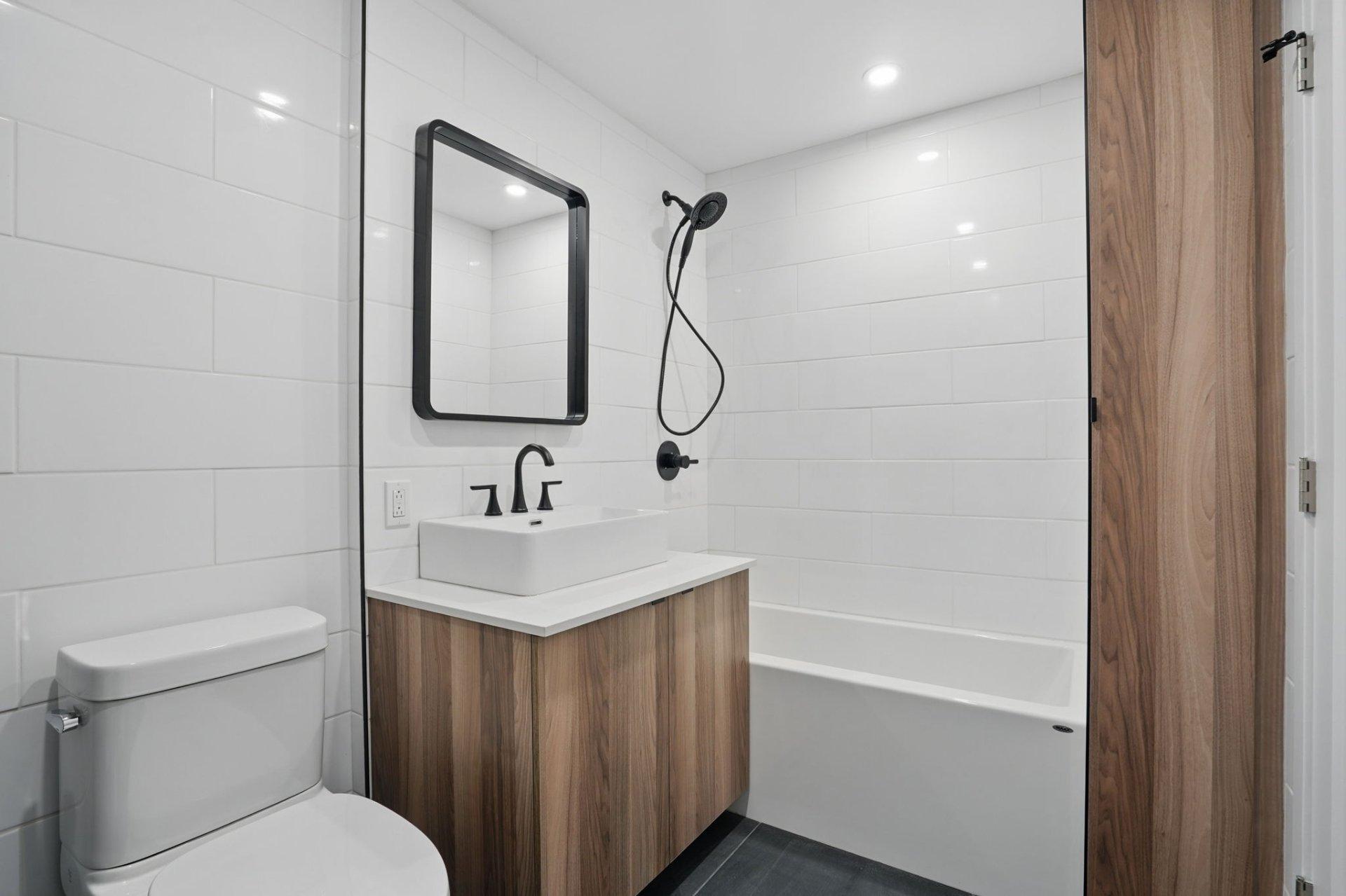 









5110

 - 5114


Rue Ste-Marie

,
Montréal (Le Sud-Ouest),




QC
H4C1X5

