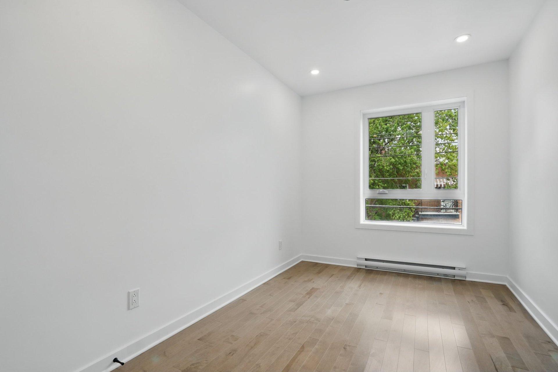 









5110

 - 5114


Rue Ste-Marie

,
Montréal (Le Sud-Ouest),




QC
H4C1X5


