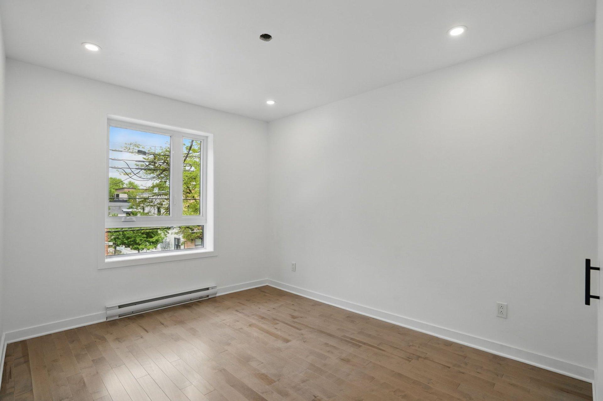 









5110

 - 5114


Rue Ste-Marie

,
Montréal (Le Sud-Ouest),




QC
H4C1X5

