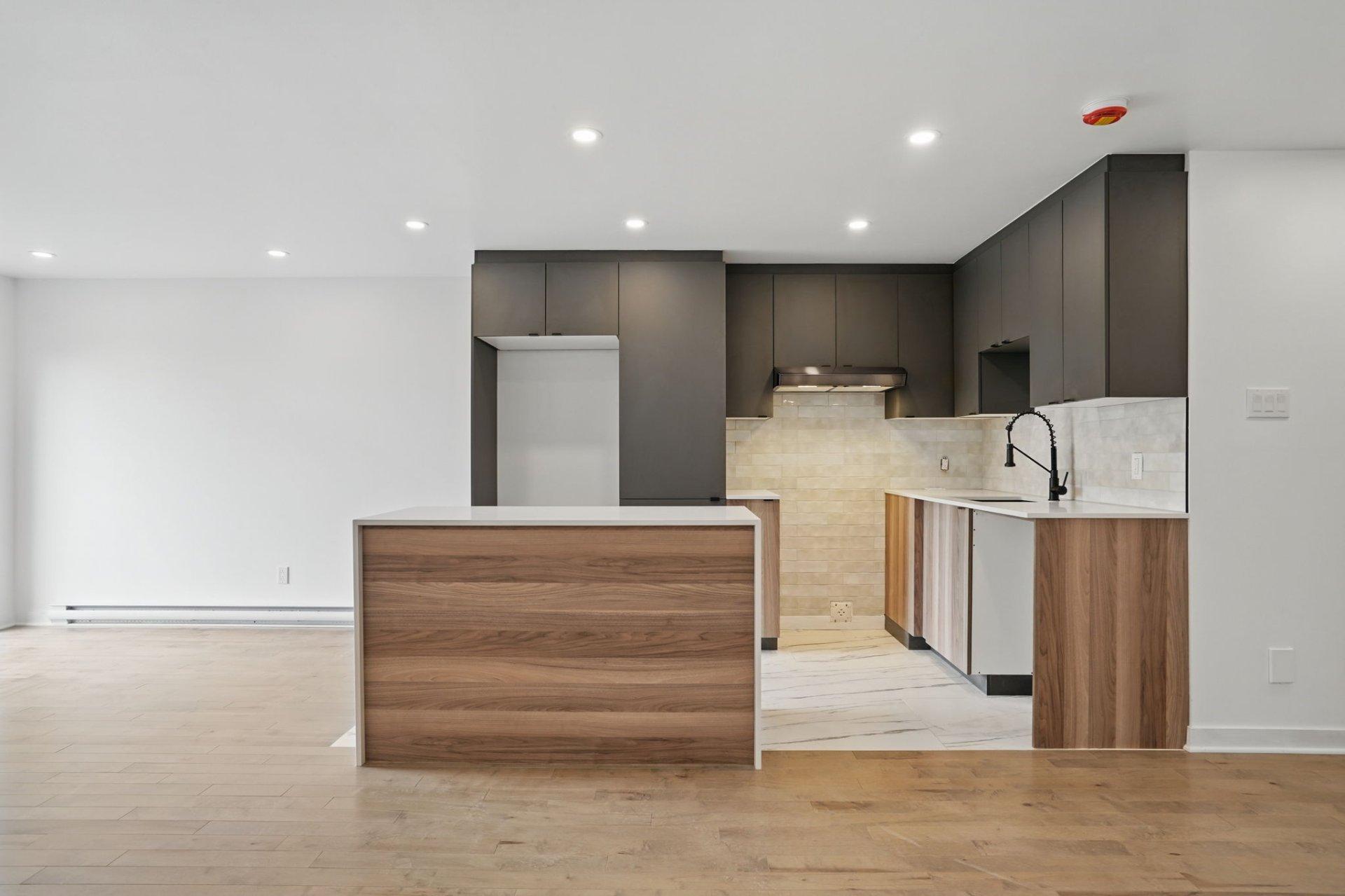 









5110

 - 5114


Rue Ste-Marie

,
Montréal (Le Sud-Ouest),




QC
H4C1X5


