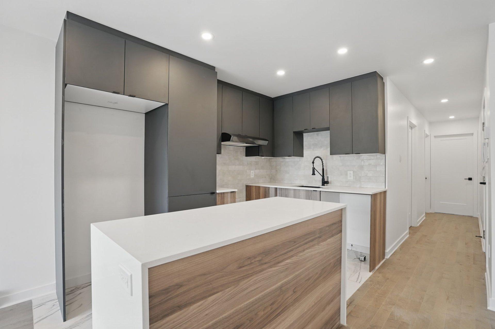 









5110

 - 5114


Rue Ste-Marie

,
Montréal (Le Sud-Ouest),




QC
H4C1X5

