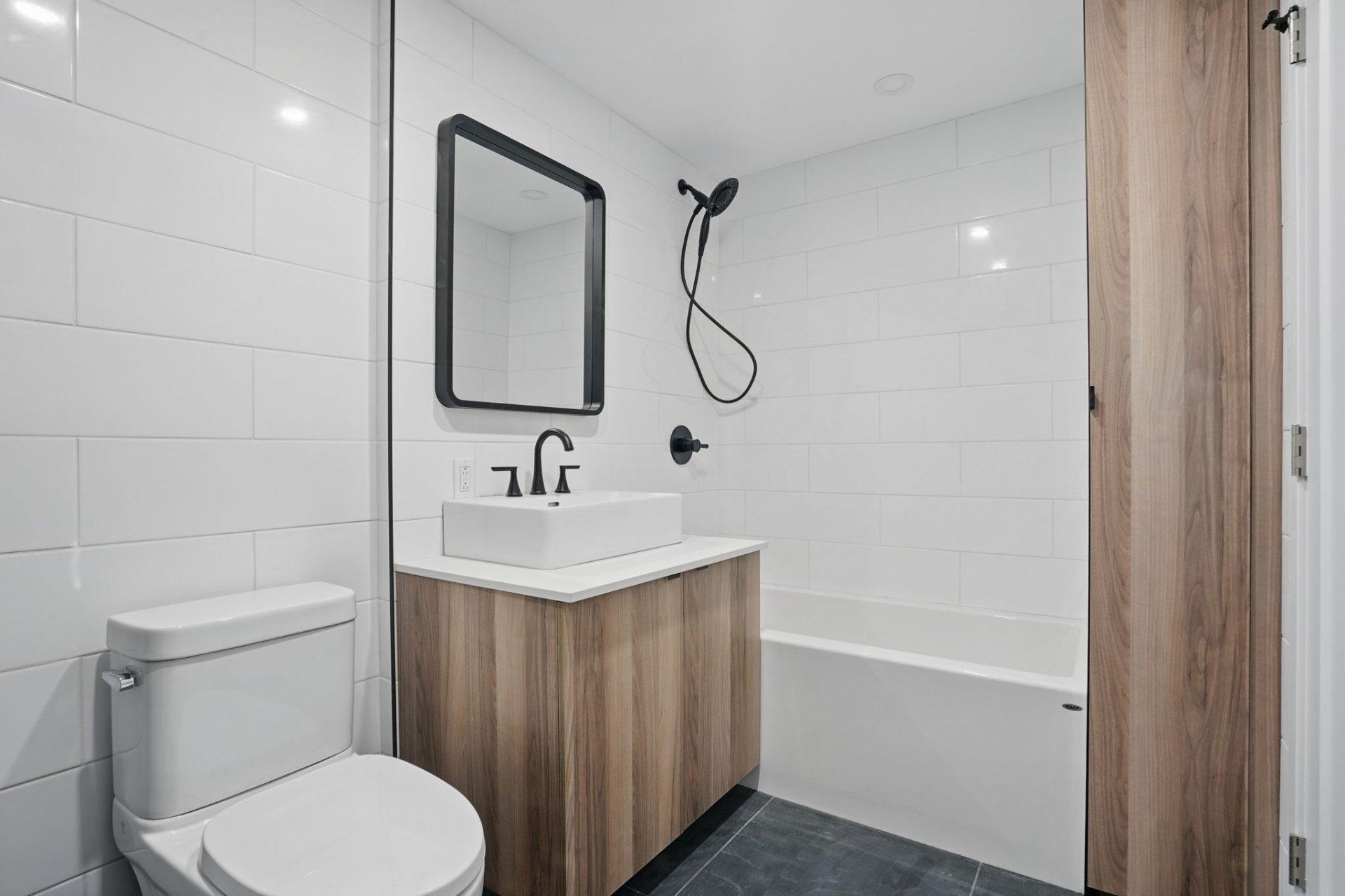 









5110

 - 5114


Rue Ste-Marie

,
Montréal (Le Sud-Ouest),




QC
H4C1X5


