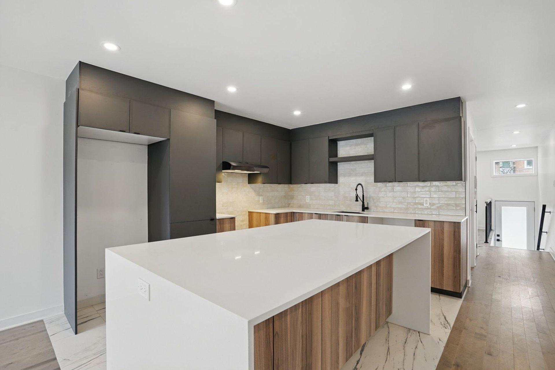









5110

 - 5114


Rue Ste-Marie

,
Montréal (Le Sud-Ouest),




QC
H4C1X5

