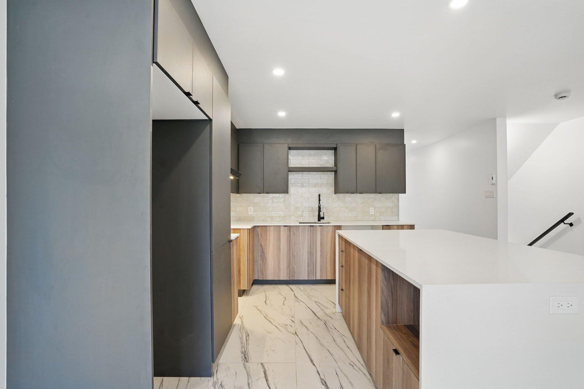 









5110

 - 5114


Rue Ste-Marie

,
Montréal (Le Sud-Ouest),




QC
H4C1X5

