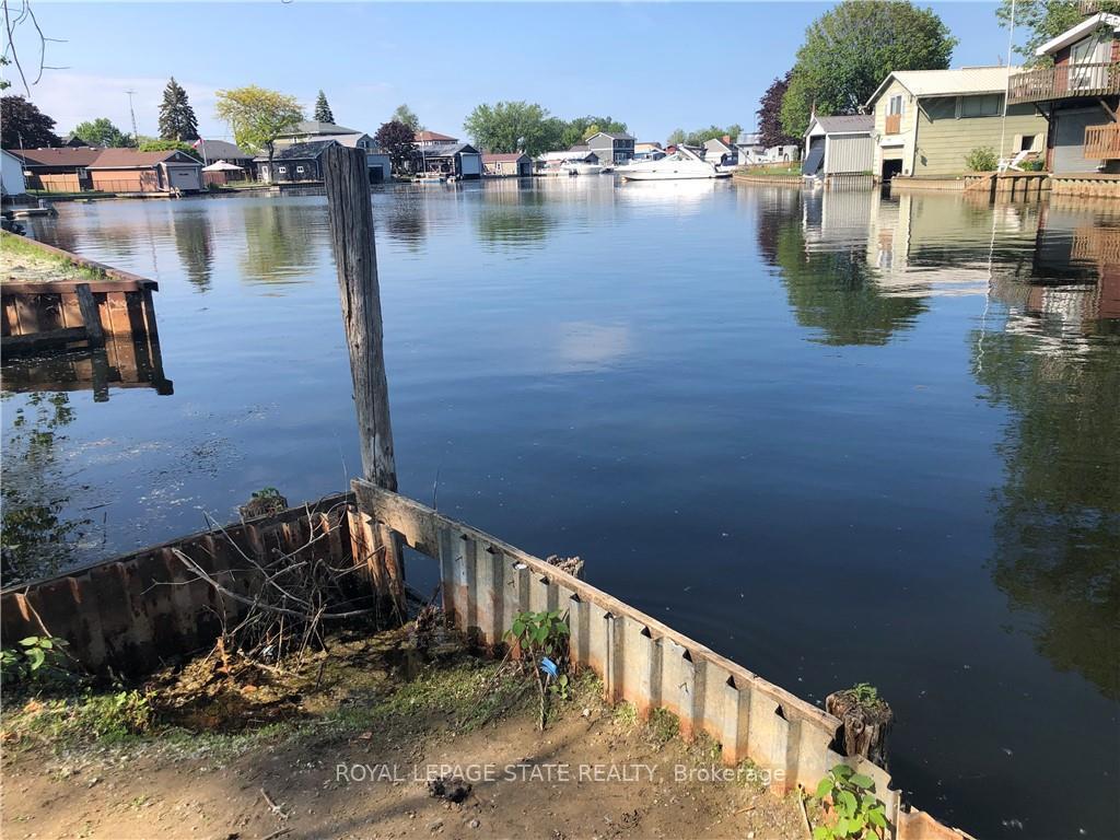 









23


Old Cut

Boulevard,
Norfolk,







ON
N0E 1M0

