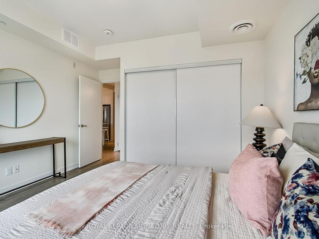 









16


Markle

Crescent, 412,
Hamilton,




ON
L9G 3K9

