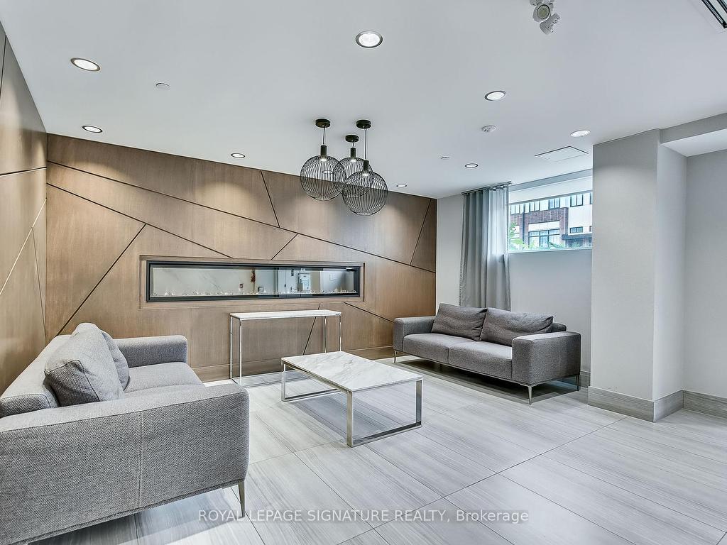 









16


Markle

Crescent, 412,
Hamilton,




ON
L9G 3K9

