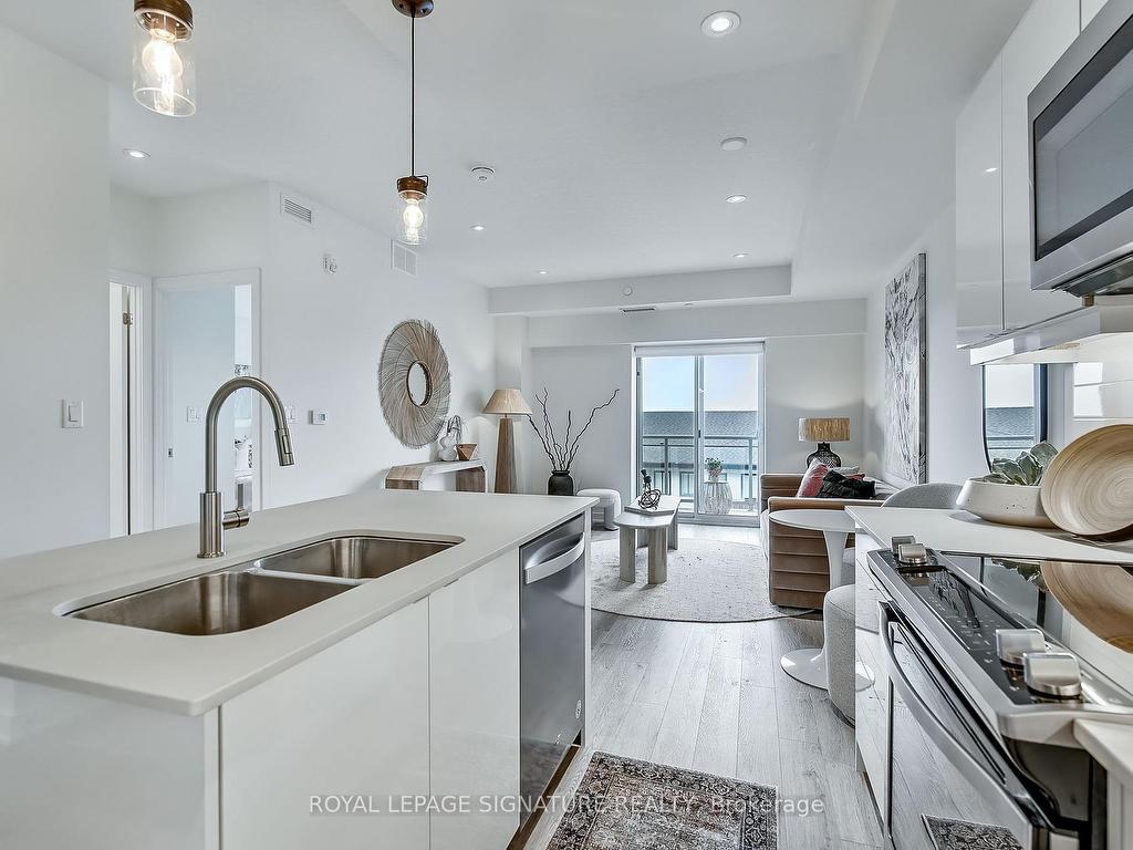 









16


Markle

Crescent, 412,
Hamilton,




ON
L9G 3K9

