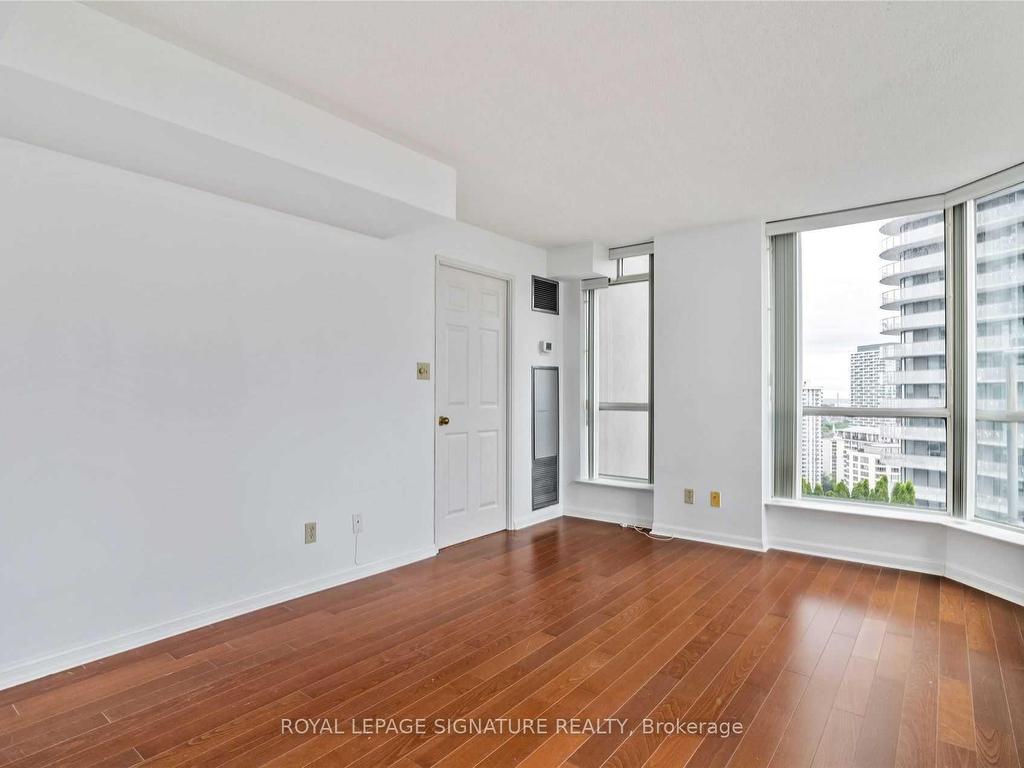 









24


Wellesley

Street West, 2601,
Toronto,




ON
M4Y 2X6

