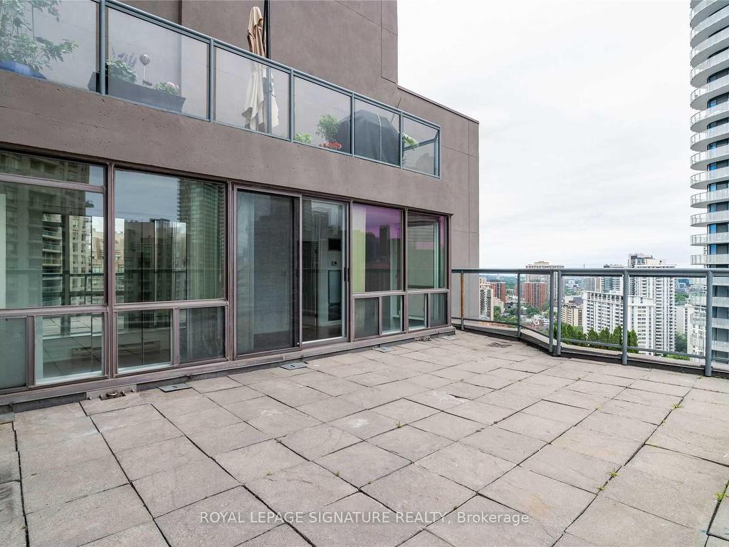 









24


Wellesley

Street West, 2601,
Toronto,




ON
M4Y 2X6

