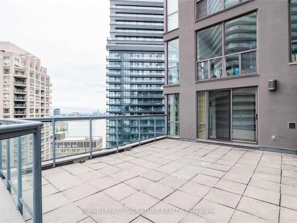 









24


Wellesley

Street West, 2601,
Toronto,




ON
M4Y 2X6

