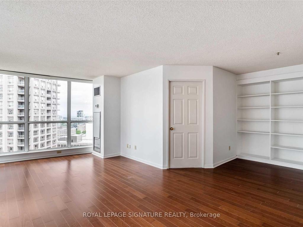 









24


Wellesley

Street West, 2601,
Toronto,




ON
M4Y 2X6

