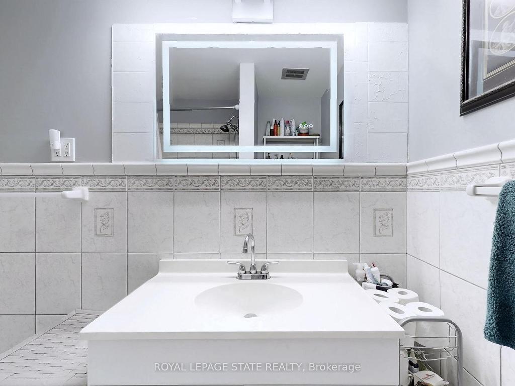









19


Bunker Hill

Drive,
Hamilton,




ON
L8K 5X3

