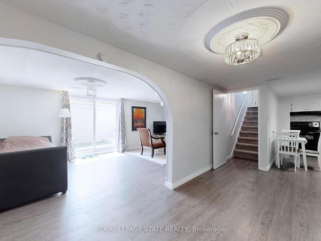 









19


Bunker Hill

Drive,
Hamilton,




ON
L8K 5X3

