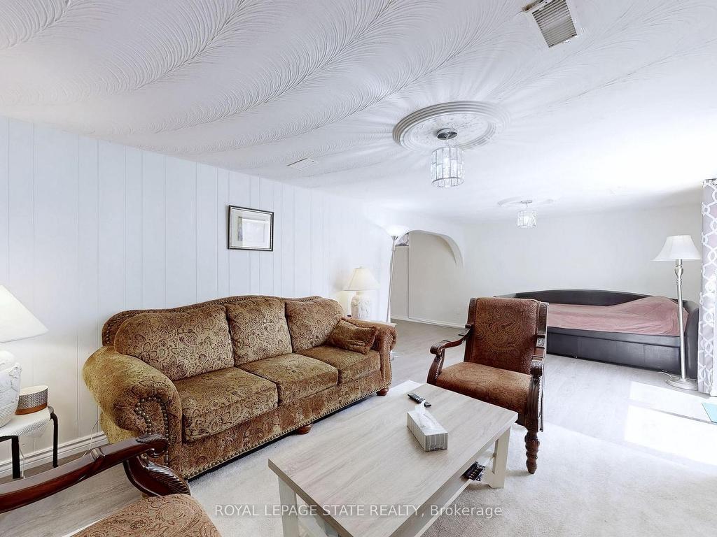 









19


Bunker Hill

Drive,
Hamilton,




ON
L8K 5X3

