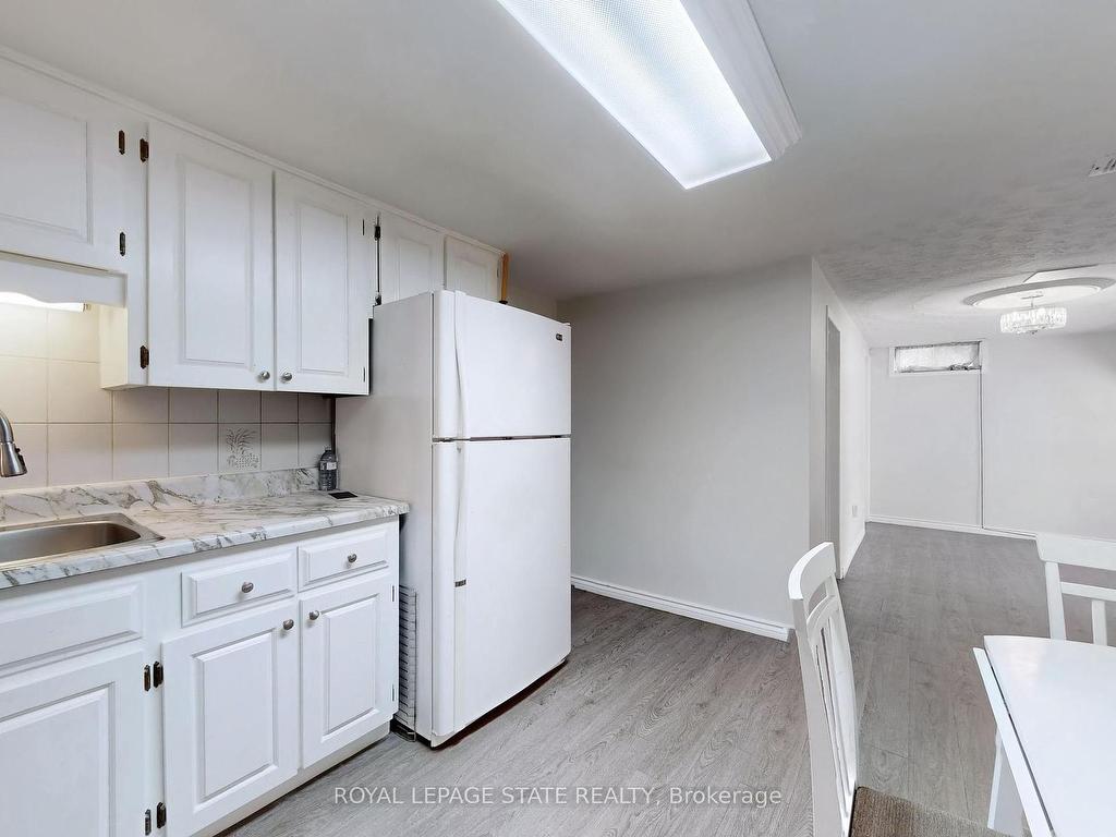 









19


Bunker Hill

Drive,
Hamilton,




ON
L8K 5X3

