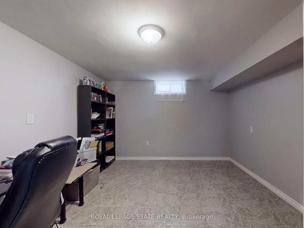 









19


Bunker Hill

Drive,
Hamilton,




ON
L8K 5X3

