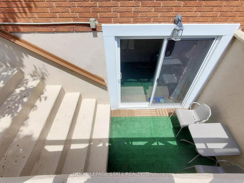 









19


Bunker Hill

Drive,
Hamilton,




ON
L8K 5X3

