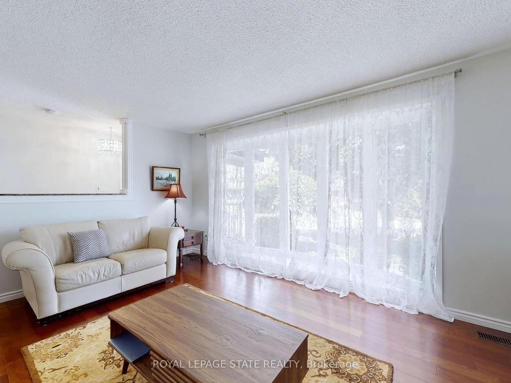 









19


Bunker Hill

Drive,
Hamilton,




ON
L8K 5X3

