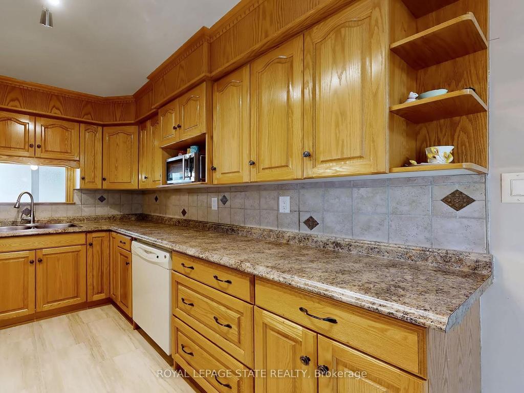 









19


Bunker Hill

Drive,
Hamilton,




ON
L8K 5X3

