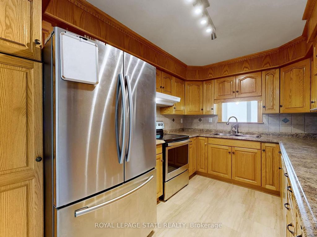 









19


Bunker Hill

Drive,
Hamilton,




ON
L8K 5X3


