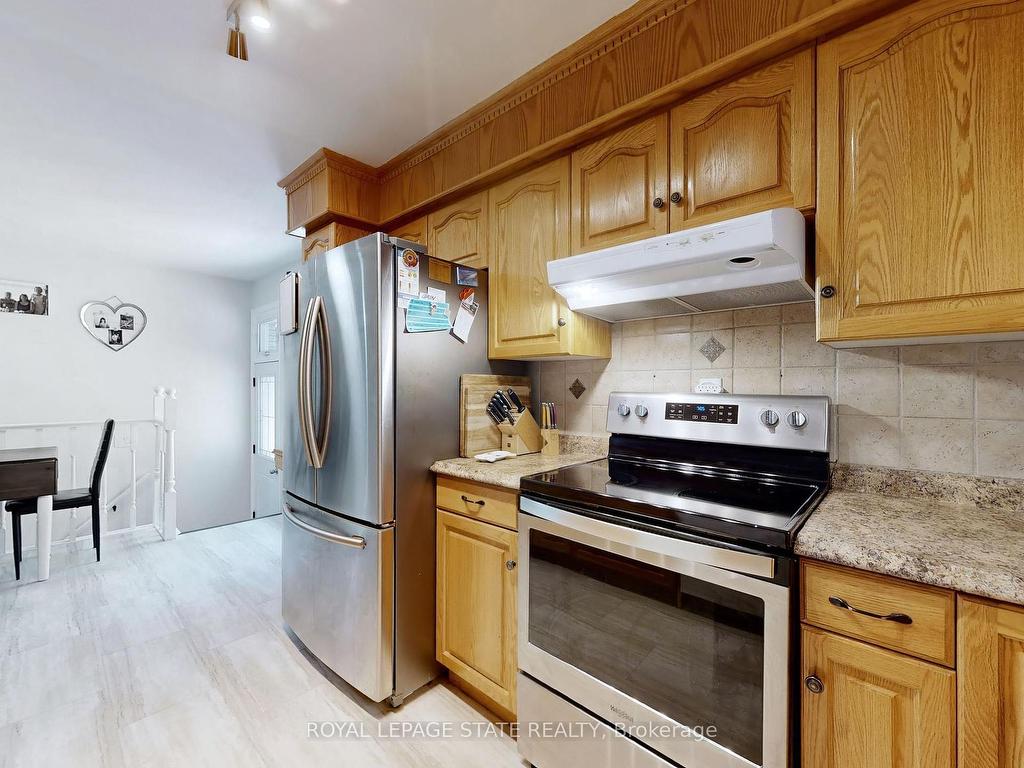 









19


Bunker Hill

Drive,
Hamilton,




ON
L8K 5X3


