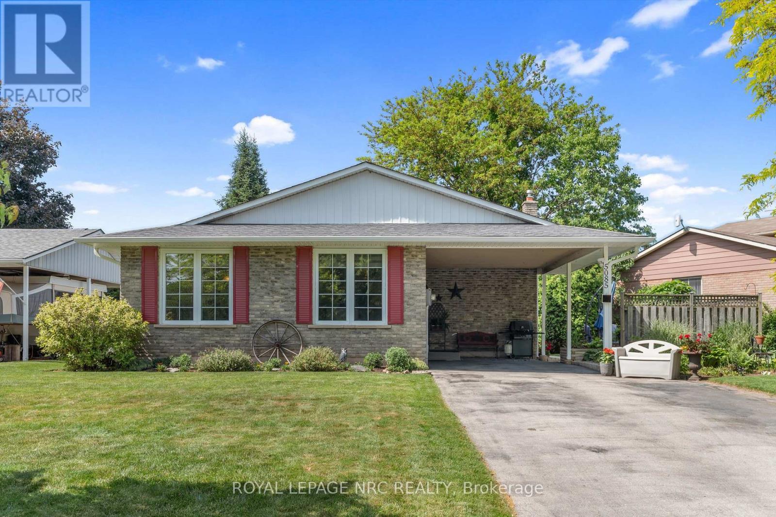












5085 FRIESEN BOULEVARD

,
Lincoln (Beamsville),




Ontario
L3J0A7

