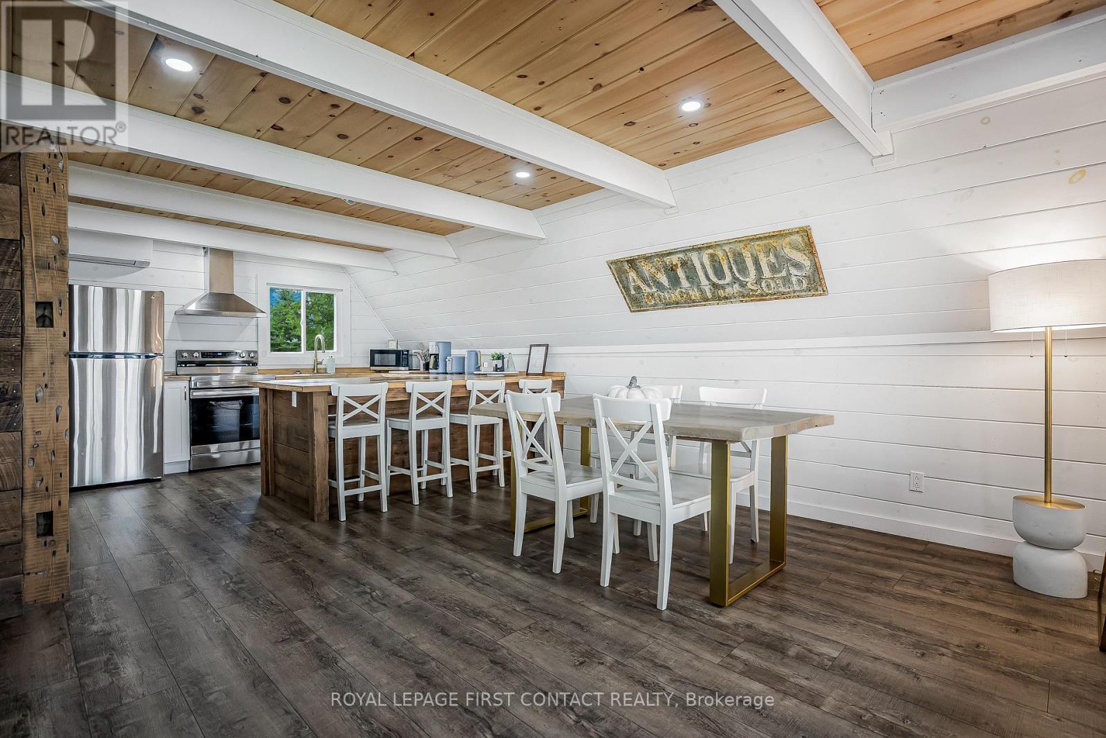 












5608 PENETANGUISHENE ROAD

,
Springwater,




Ontario
L0L1P0

