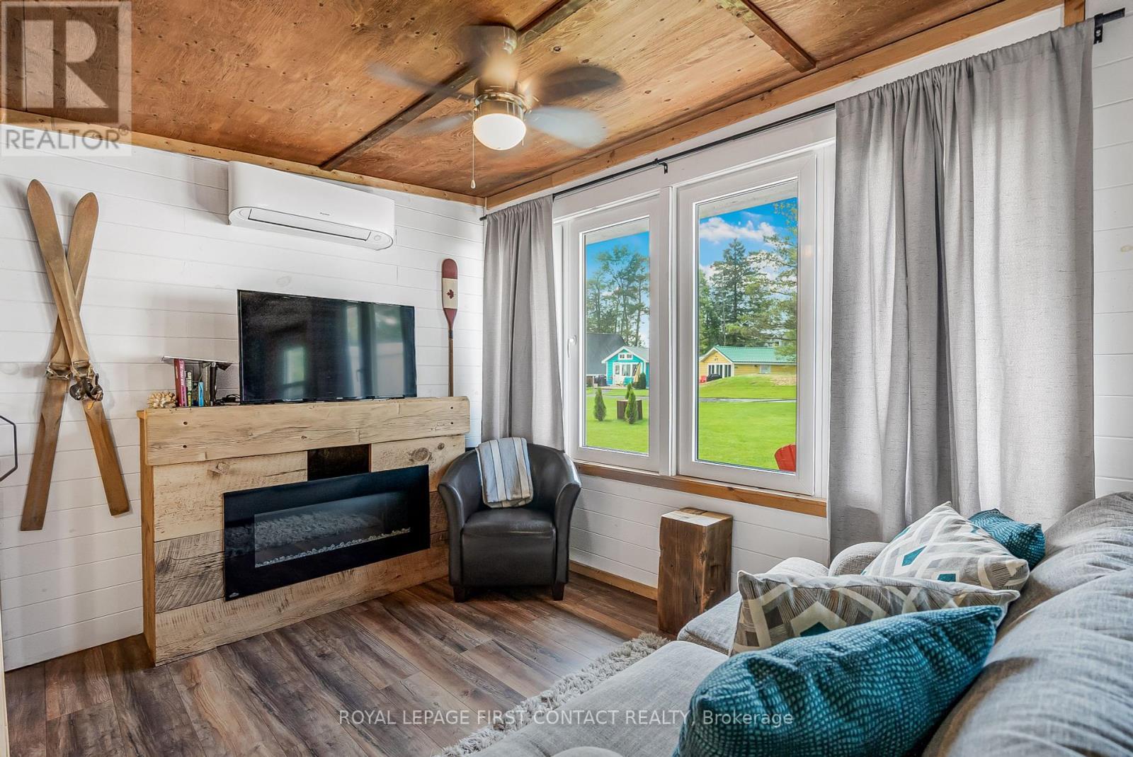 












5608 PENETANGUISHENE ROAD

,
Springwater,




Ontario
L0L1P0

