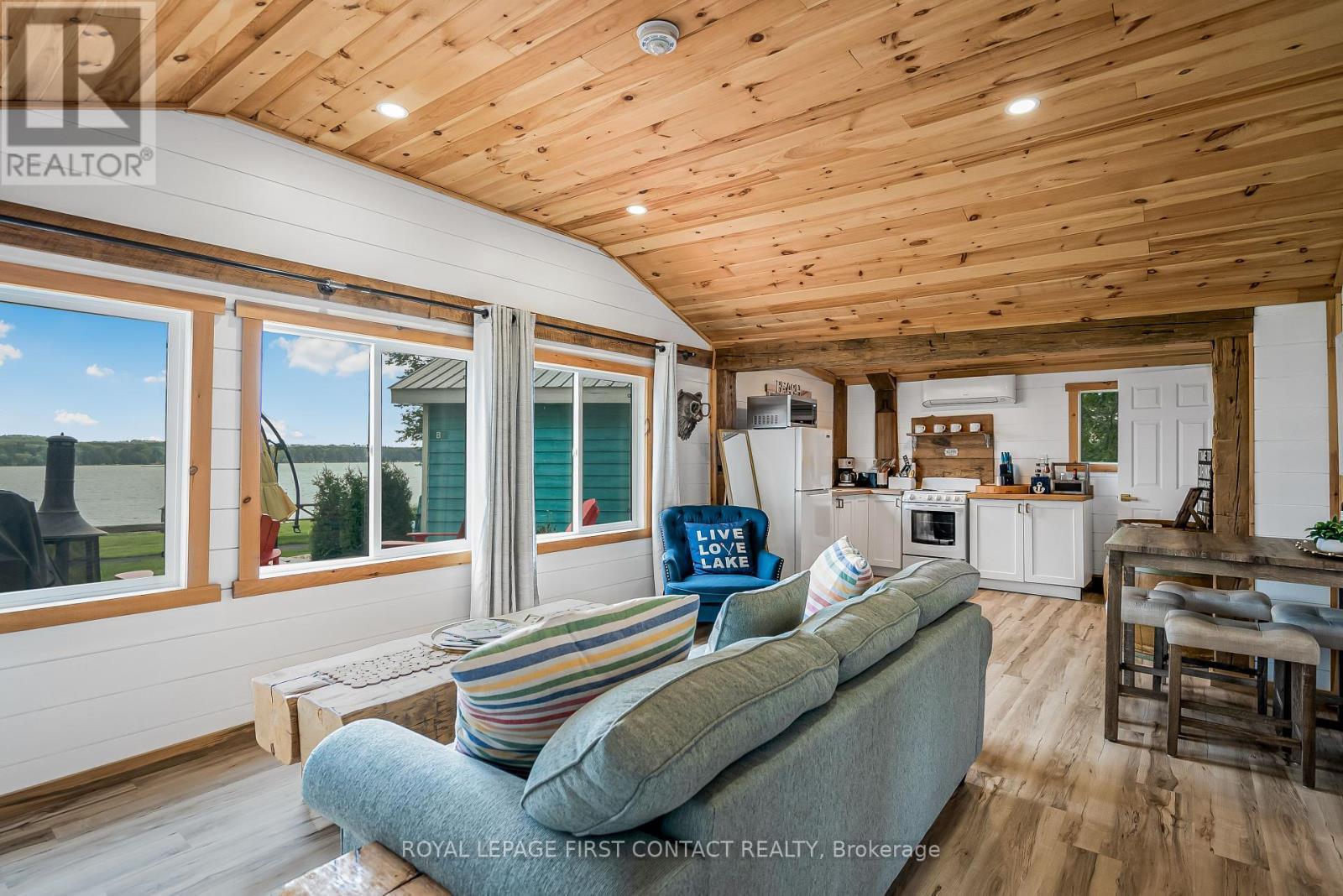 












5608 PENETANGUISHENE ROAD

,
Springwater,




Ontario
L0L1P0

