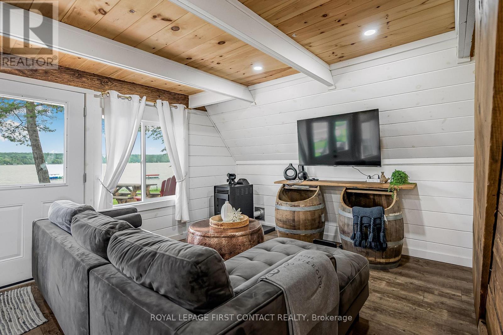












5608 PENETANGUISHENE ROAD

,
Springwater,




Ontario
L0L1P0

