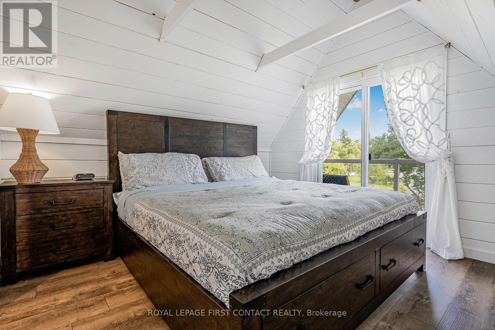 












5608 PENETANGUISHENE ROAD

,
Springwater,




Ontario
L0L1P0

