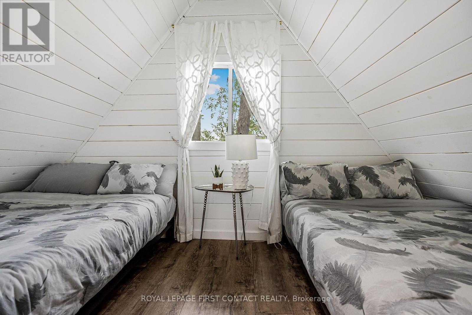 












5608 PENETANGUISHENE ROAD

,
Springwater,




Ontario
L0L1P0

