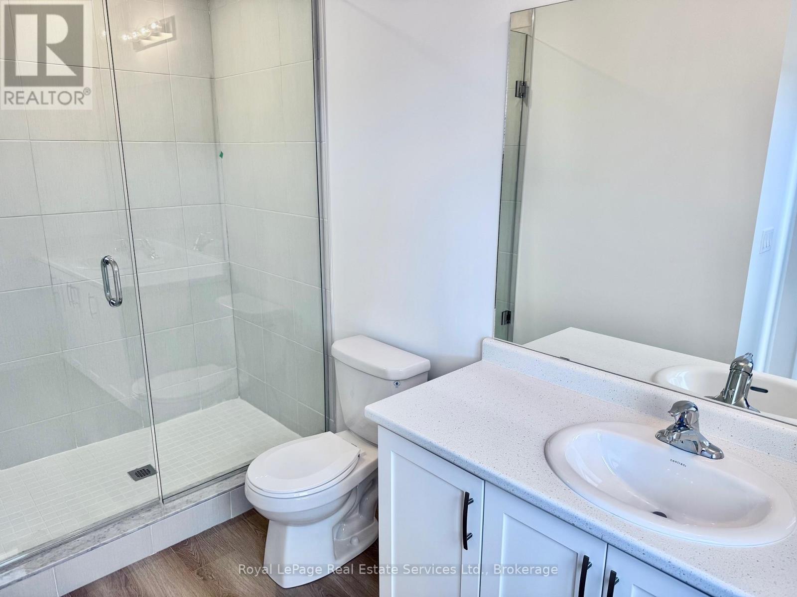 












231 BURKE STREET

,
Hamilton (Waterdown),




Ontario
L8B2A9

