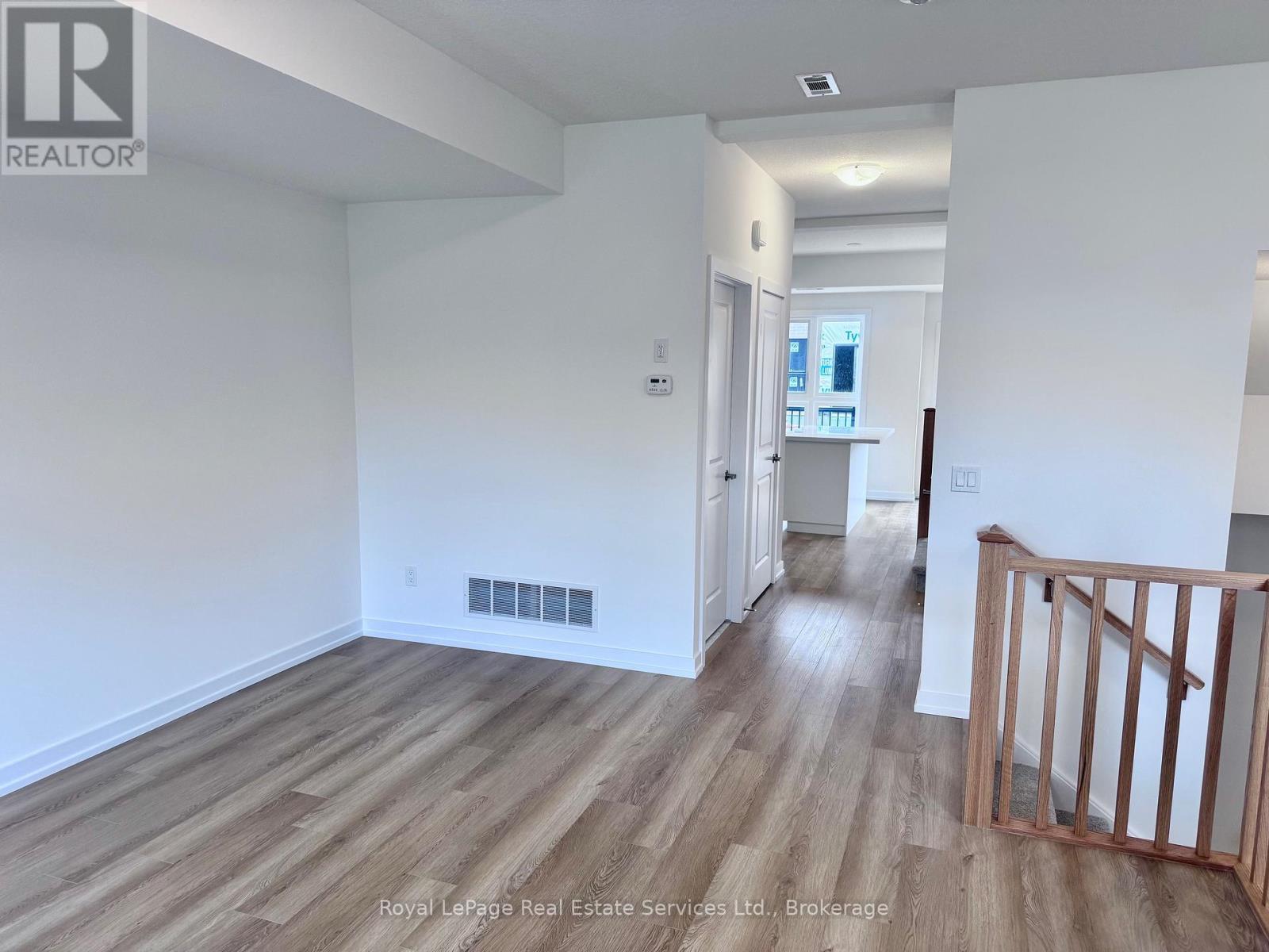 












231 BURKE STREET

,
Hamilton (Waterdown),




Ontario
L8B2A9

