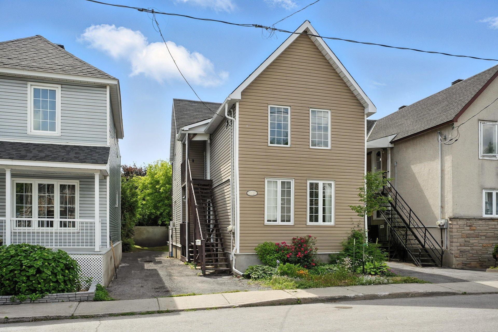 









213


Rue Kent

,
Gatineau (Hull),




QC
J8X3L5

