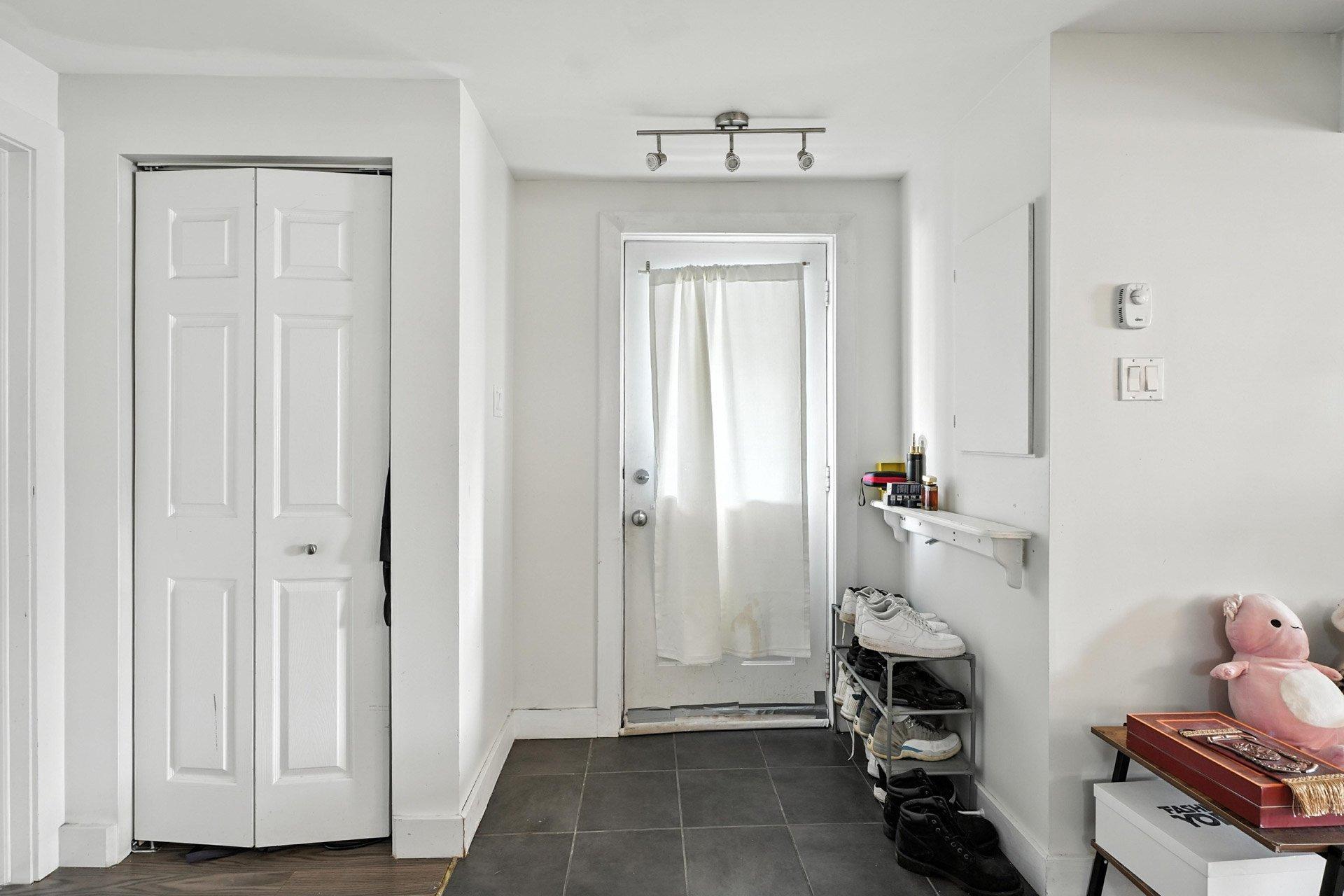 









213


Rue Kent

,
Gatineau (Hull),




QC
J8X3L5

