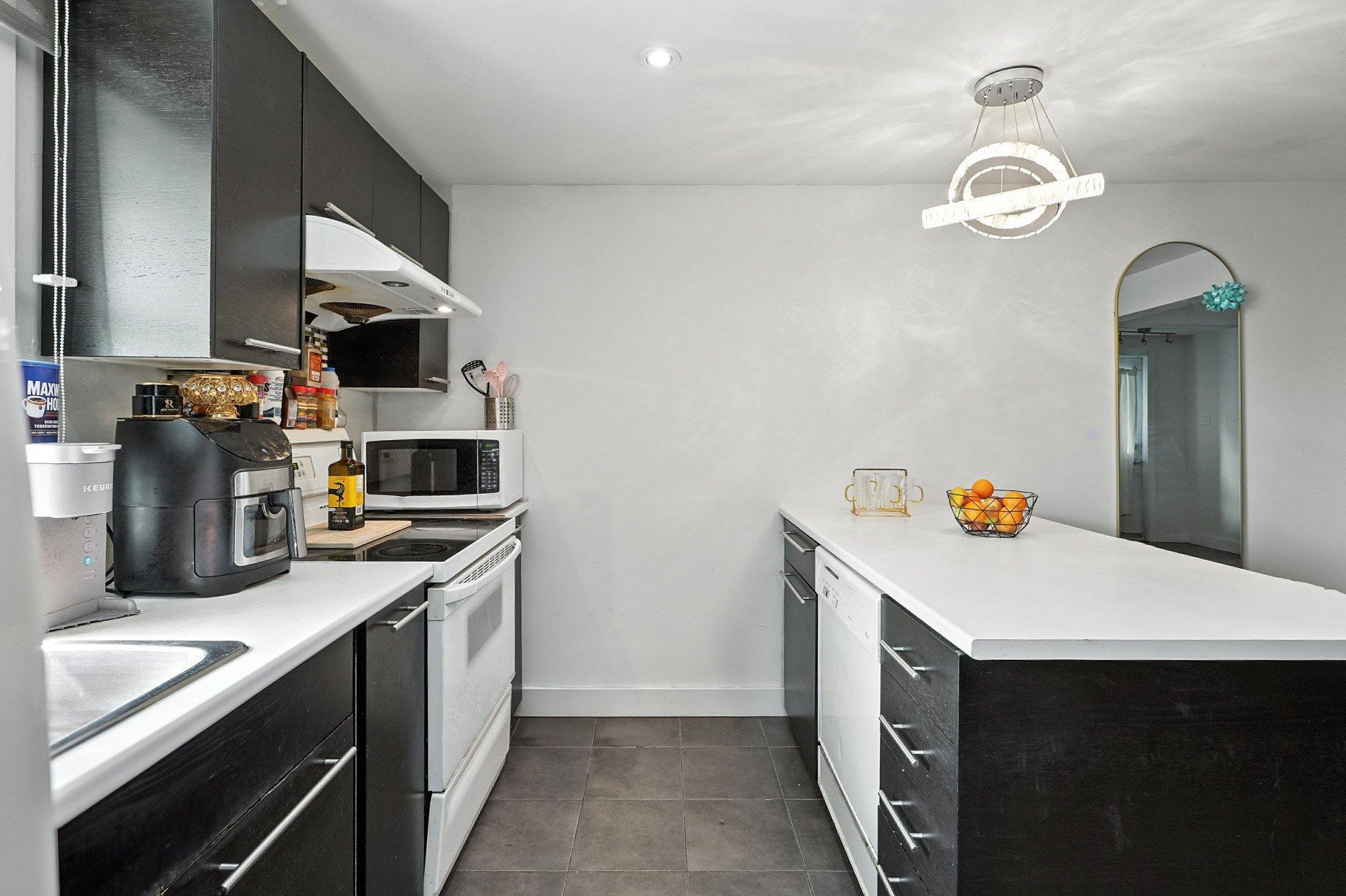 









213


Rue Kent

,
Gatineau (Hull),




QC
J8X3L5

