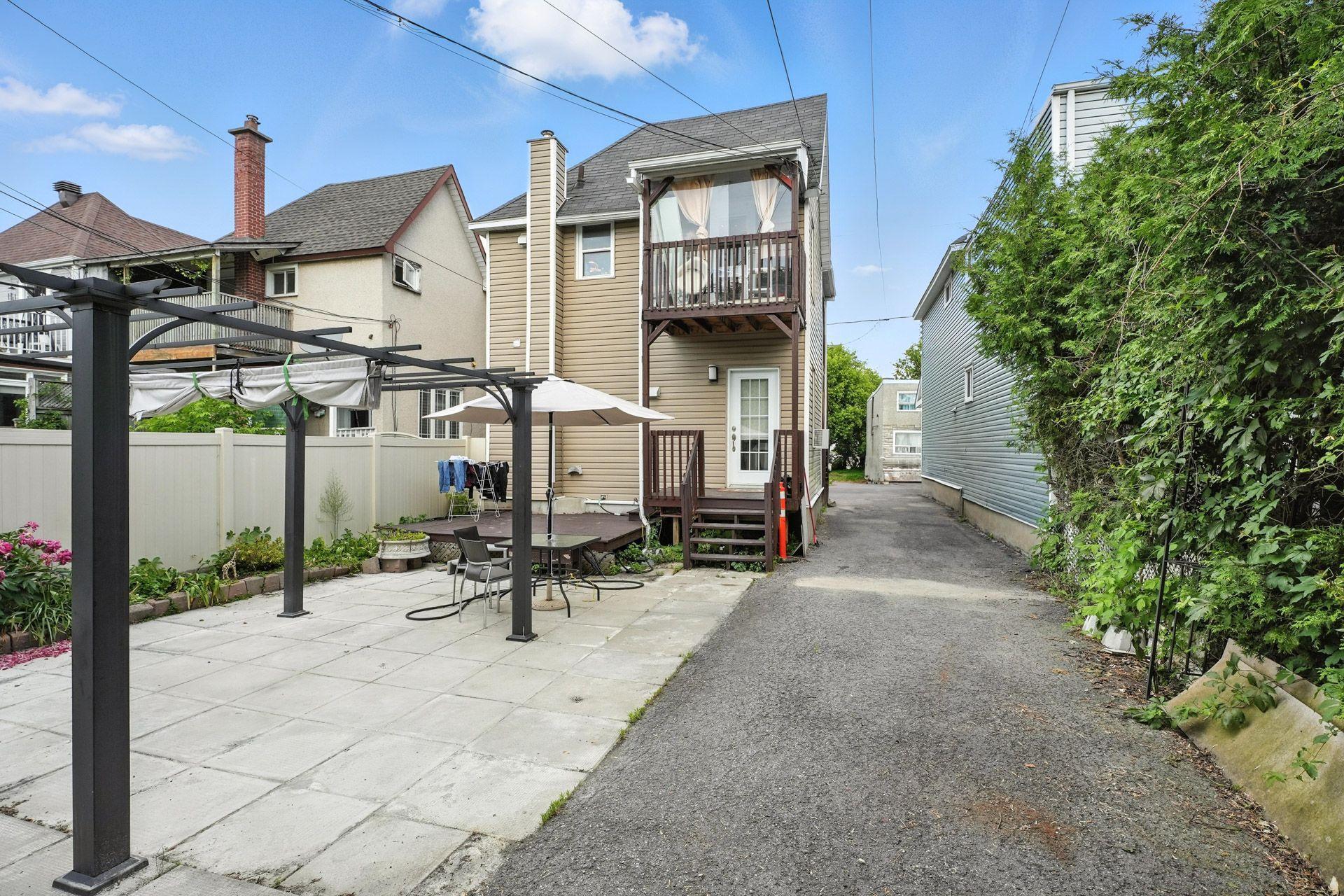 









213


Rue Kent

,
Gatineau (Hull),




QC
J8X3L5

