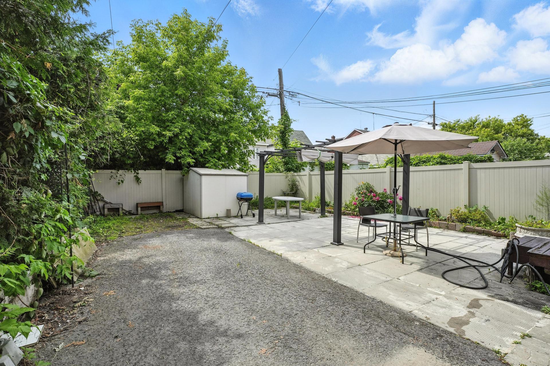









213


Rue Kent

,
Gatineau (Hull),




QC
J8X3L5

