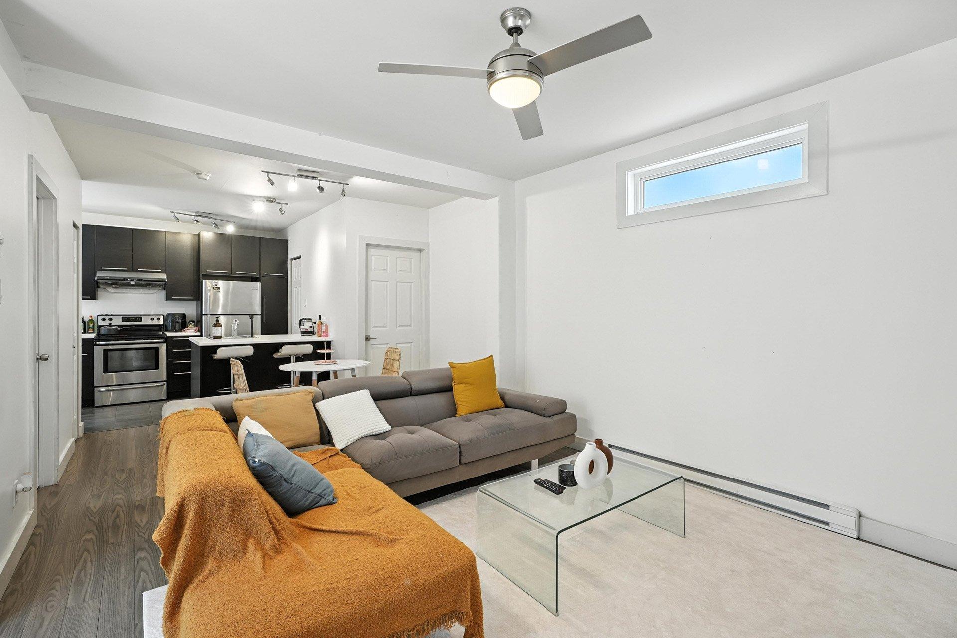 









213


Rue Kent

,
Gatineau (Hull),




QC
J8X3L5

