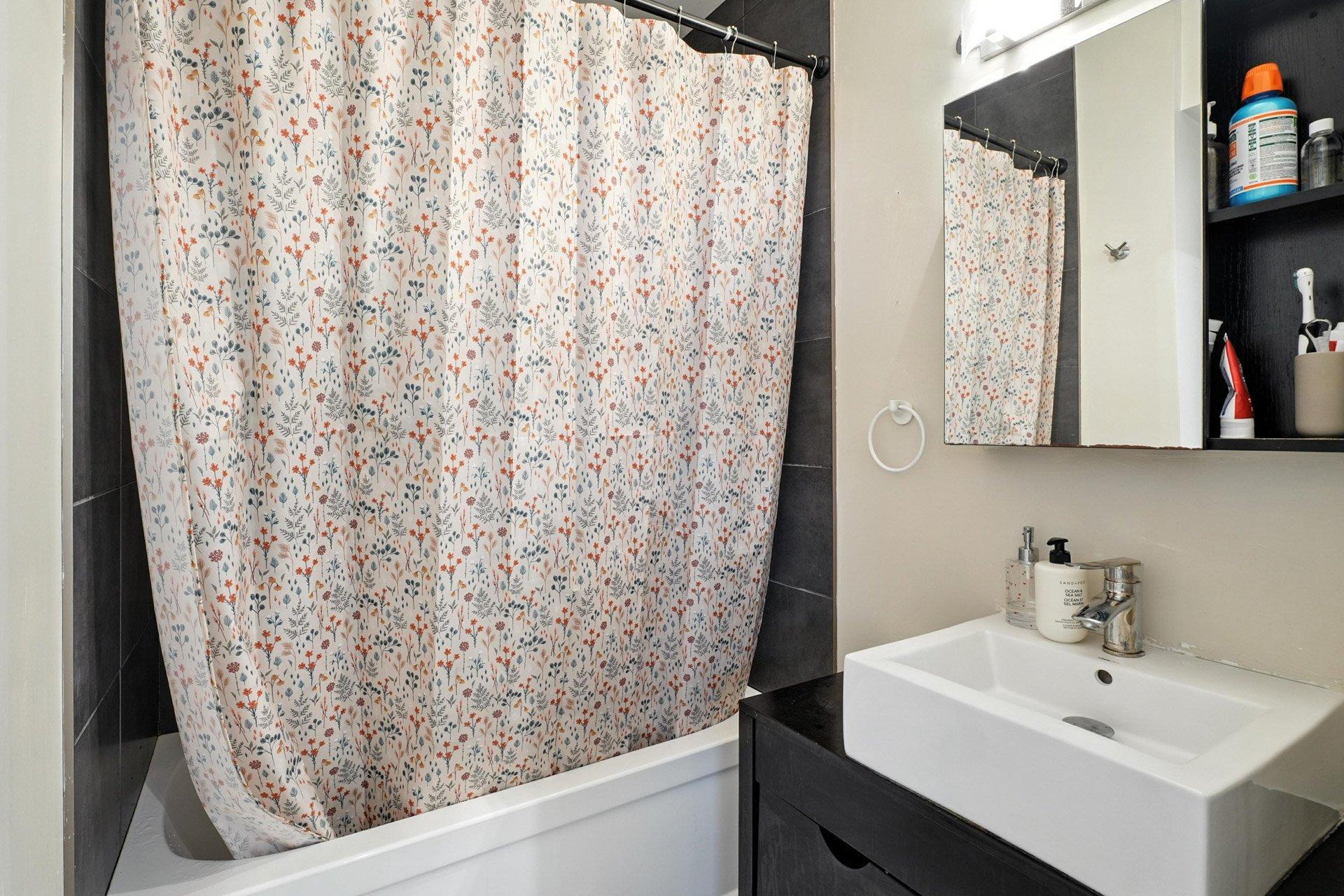 









213


Rue Kent

,
Gatineau (Hull),




QC
J8X3L5

