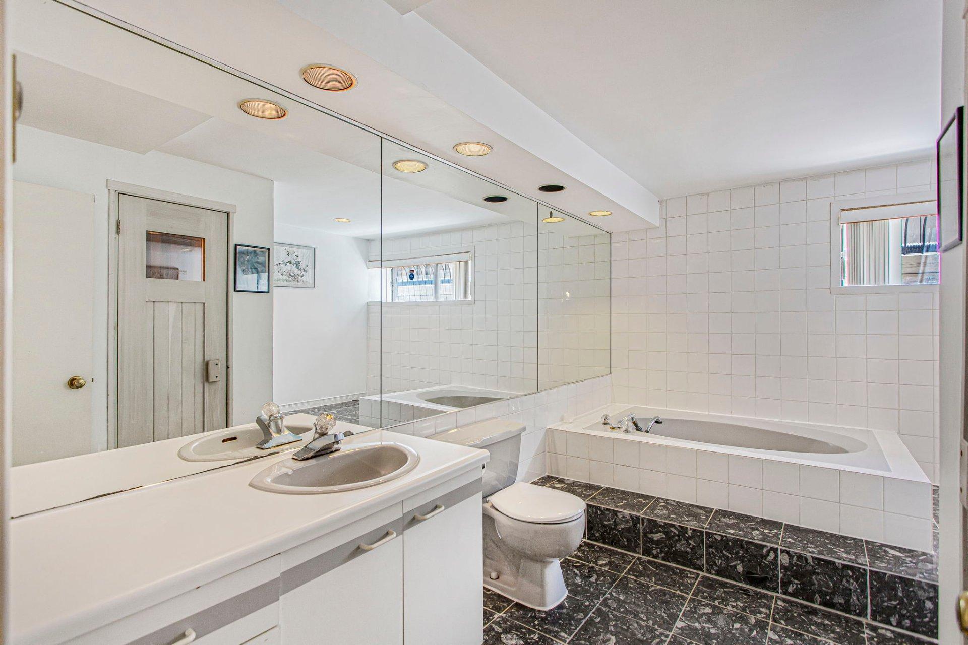 









1232


Rue Tecumseh

,
Dollard-des-Ormeaux,




QC
H9B2Y8

