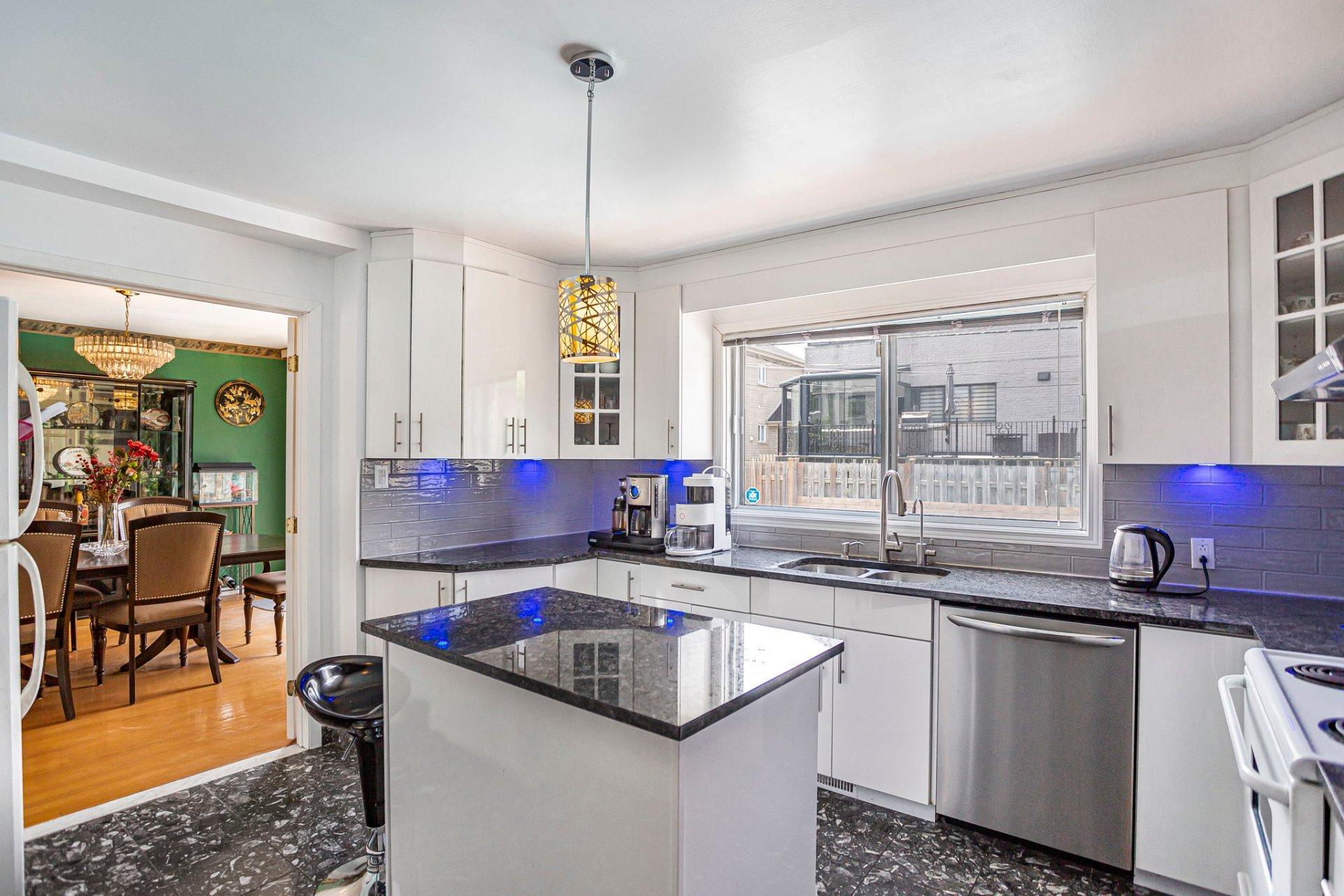 









1232


Rue Tecumseh

,
Dollard-des-Ormeaux,




QC
H9B2Y8

