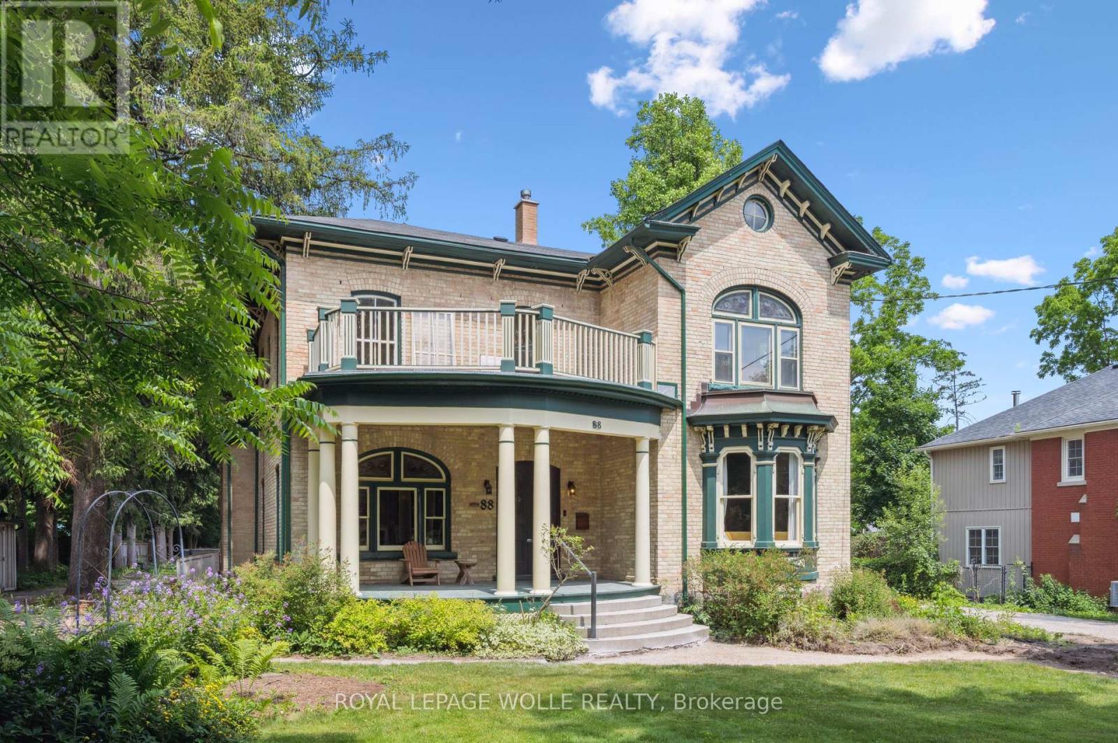 












88 WILLIAM STREET W

,
Waterloo,




Ontario
N2L1J7

