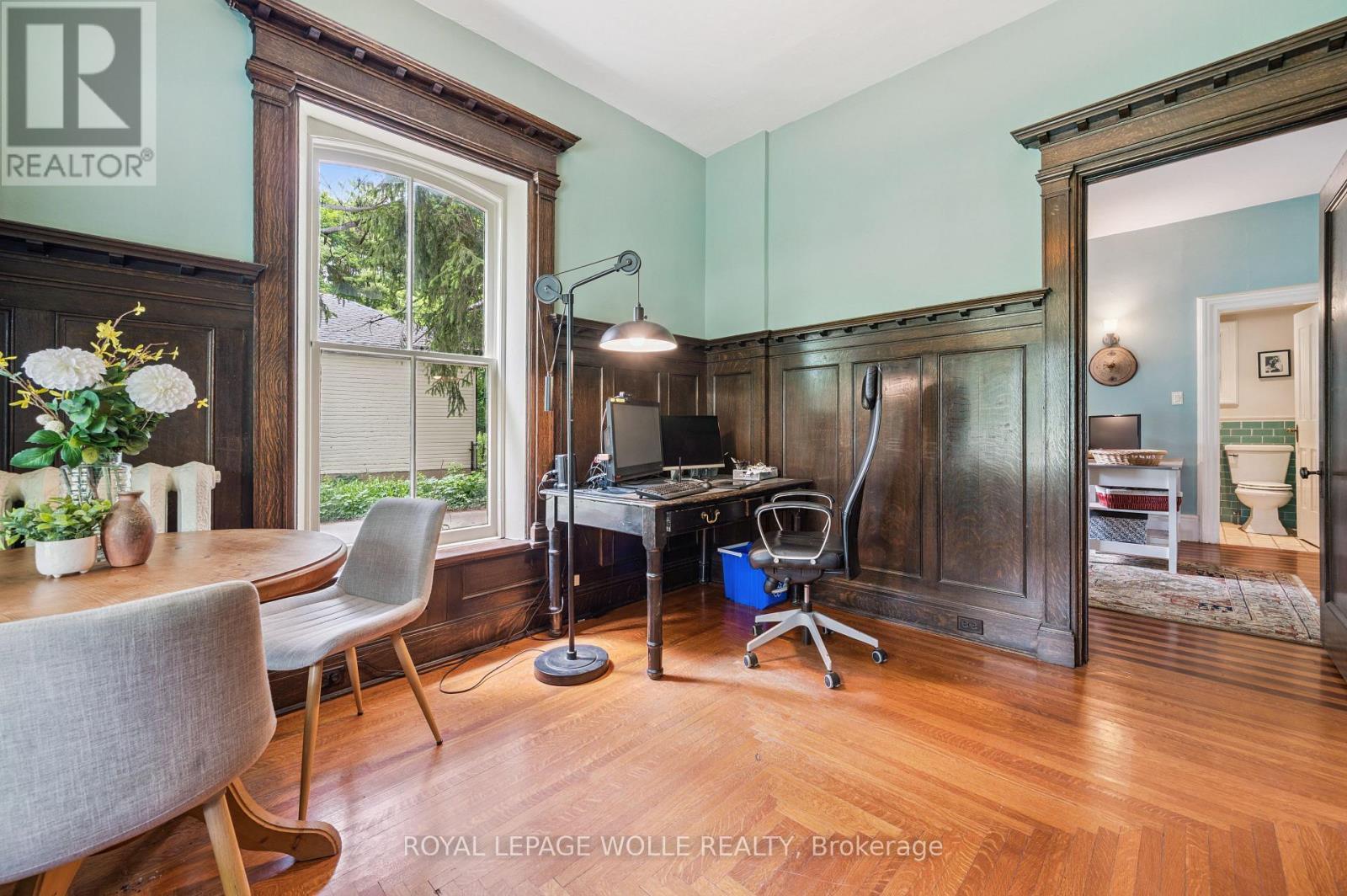 












88 WILLIAM STREET W

,
Waterloo,




Ontario
N2L1J7


