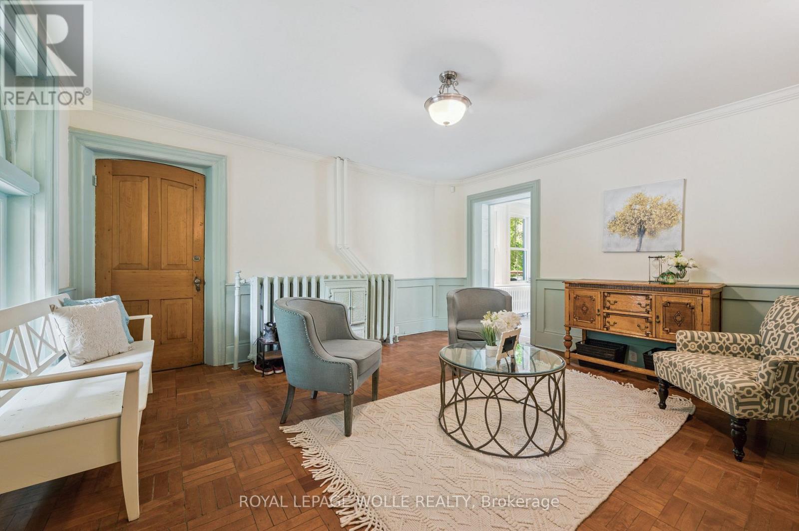 












88 WILLIAM STREET W

,
Waterloo,




Ontario
N2L1J7

