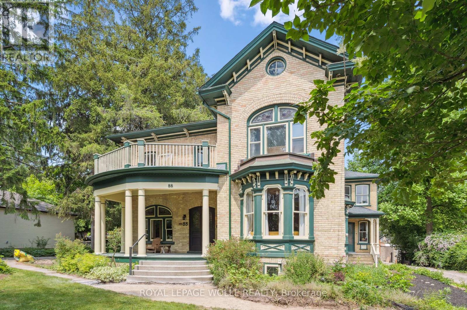












88 WILLIAM STREET W

,
Waterloo,




Ontario
N2L1J7

