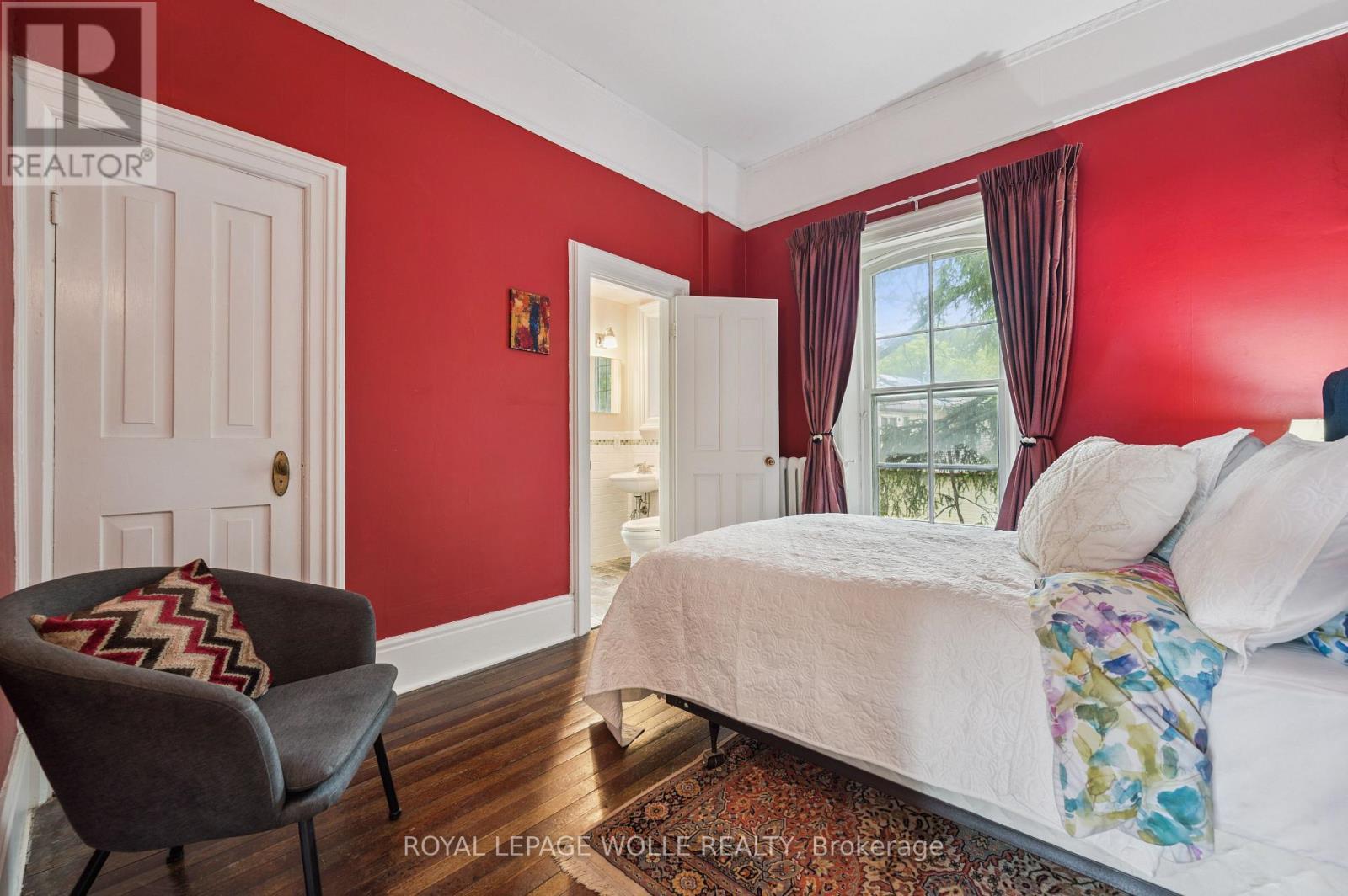 












88 WILLIAM STREET W

,
Waterloo,




Ontario
N2L1J7

