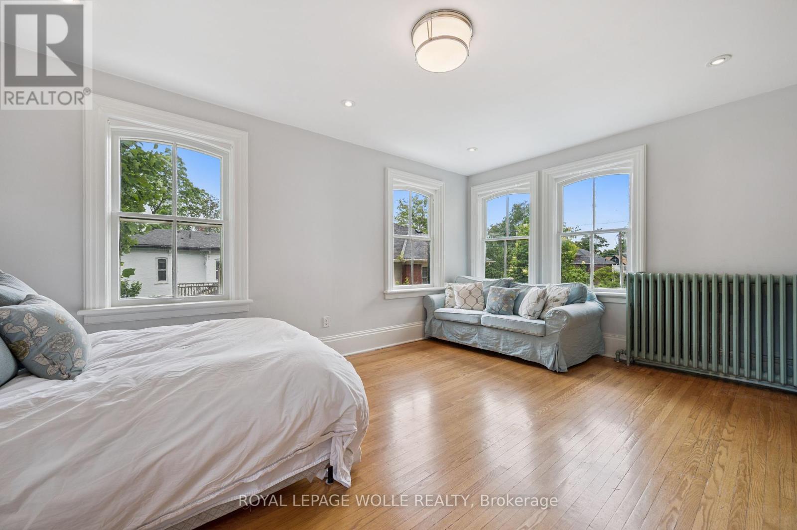 












88 WILLIAM STREET W

,
Waterloo,




Ontario
N2L1J7

